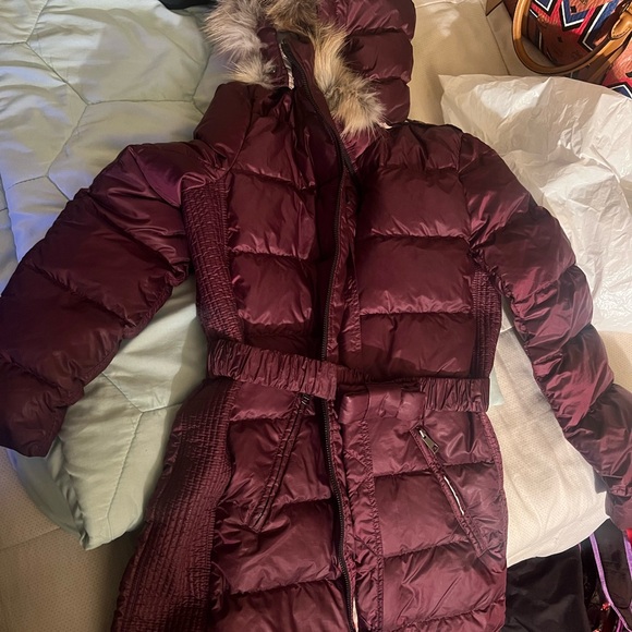 I am selling a Burberry full length jacket for a child. Child size 9-11 year old - Picture 3 of 5